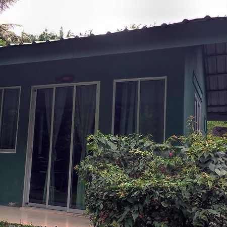 Ulu River Lodge Gopeng Ngoại thất bức ảnh